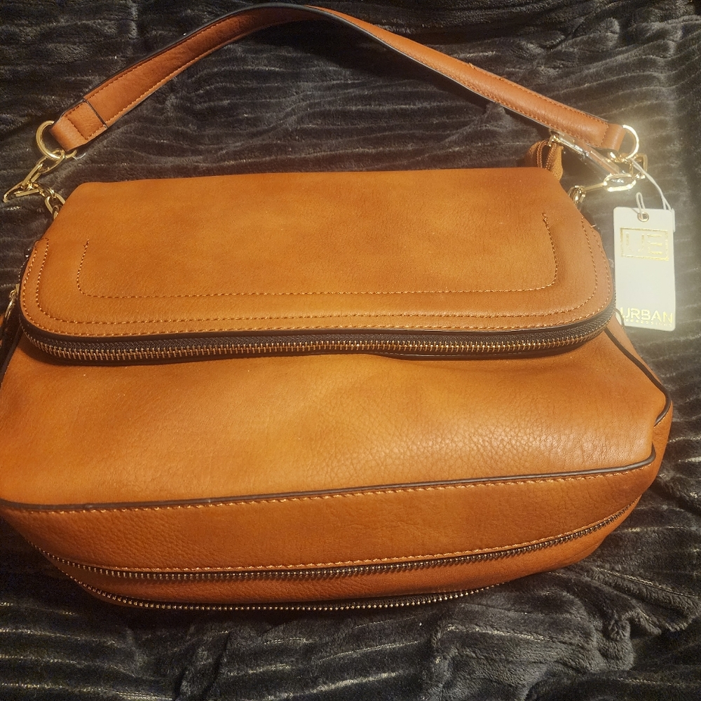 Women nwt shoulder bag